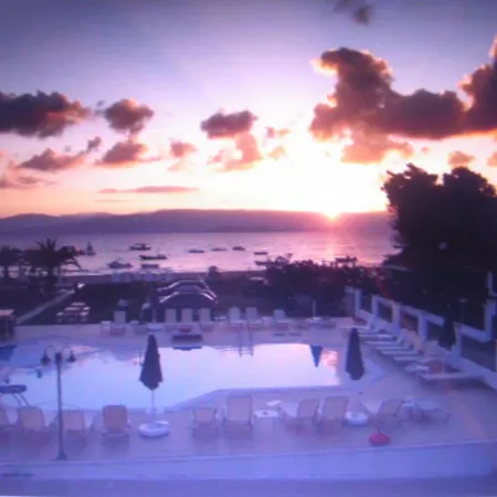 Ξενοδοχείο με διαμερίσματα Umbrella Κάβος